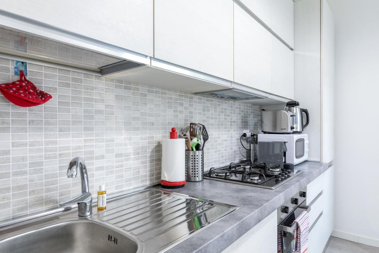Piazza De Angeli M1 Comfortable Flat With Balcony Μιλάνο Εξωτερικό φωτογραφία